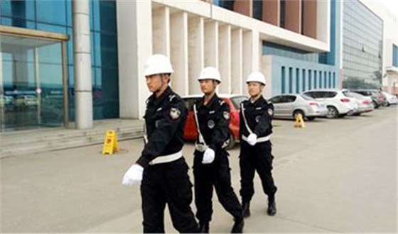 六玄网132432保安日常巡逻