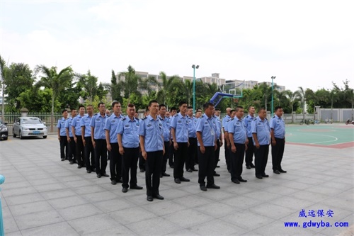 物业保安火场救人被认定工伤却被起诉， 法院：绝不让救火英雄流血流汗又流泪