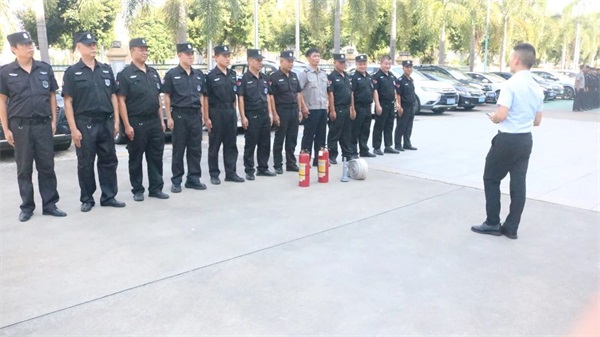 保安人员开展节后消防安全培训第一课