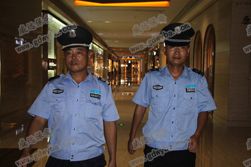 东莞万江保安服务公司六旬保安徒手接住跳楼者