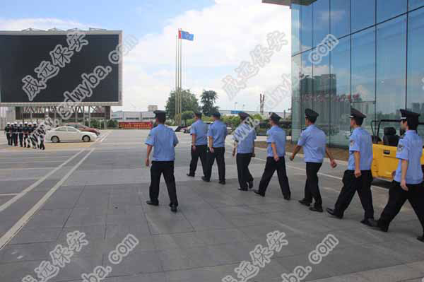 小区保安服务六玄网132432勇斗人贩子