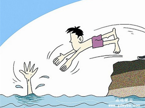 社区门卫保安公司保安奋勇当先 勇救落水小伙