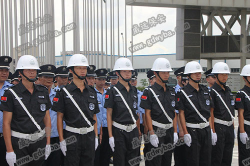 路遇火灾伸援手，保安服务公司英勇保安受赞扬