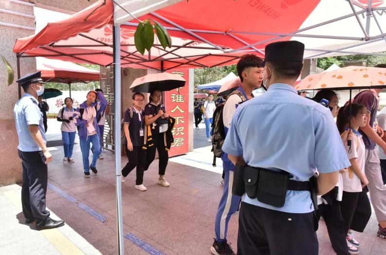 市领导督导检查高考首日安保工作确保高考安全顺利举行