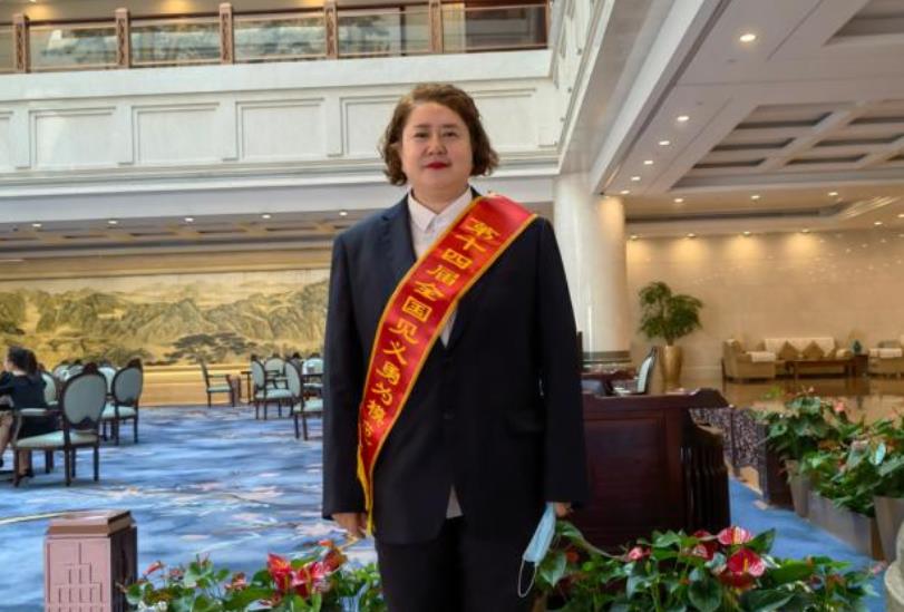 勇斗歹徒的芜湖女保安 接受全国表彰